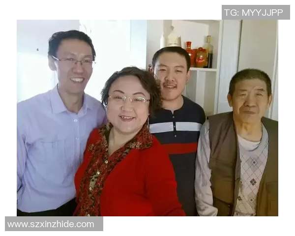 足球场上的孝顺球星故事感人家庭亲情激励无数人